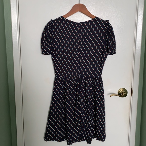 fUn DeSiGn Dress - Picture 4 of 5